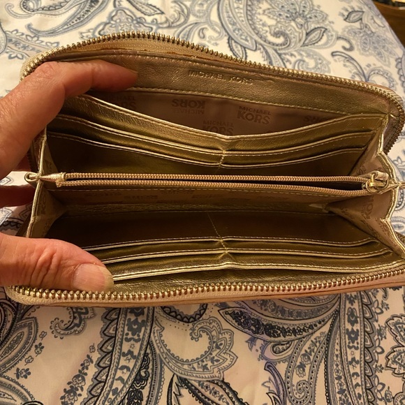 Michael Kors wallet with gold tone plate on front - Picture 5 of 14